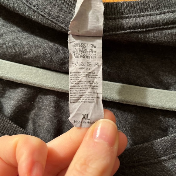 Instant Message Graphic Workout Tank Top - Picture 2 of 3